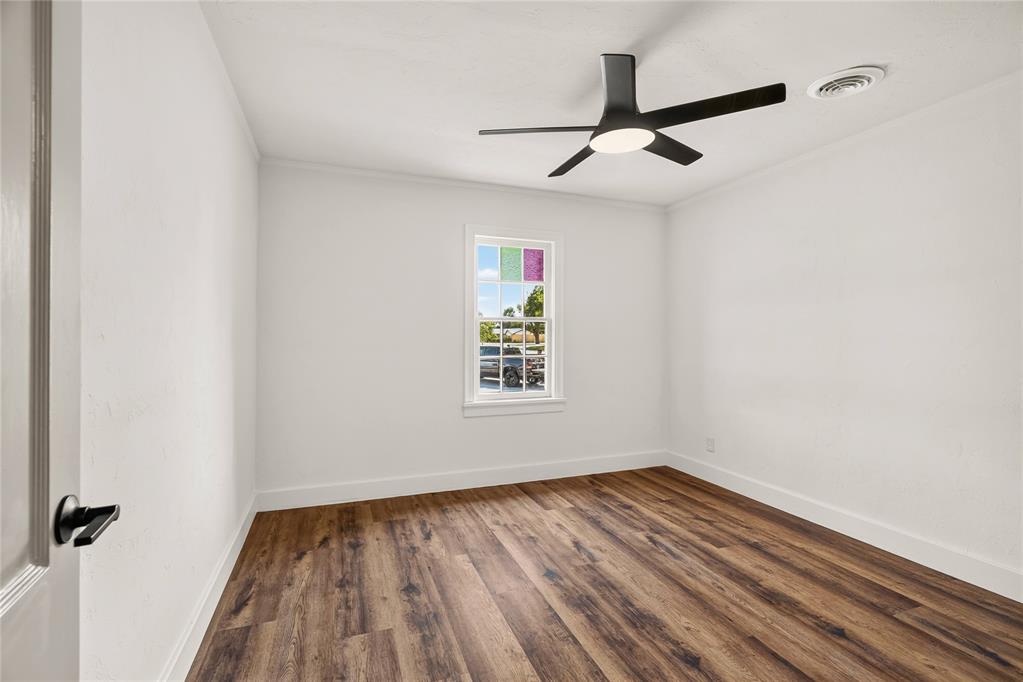 1102 N Noble Avenue Property Photo 24