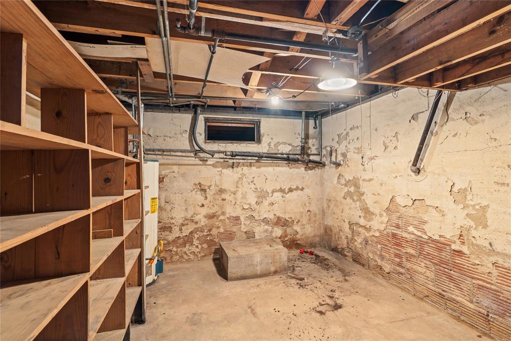 1102 N Noble Avenue Property Photo 30
