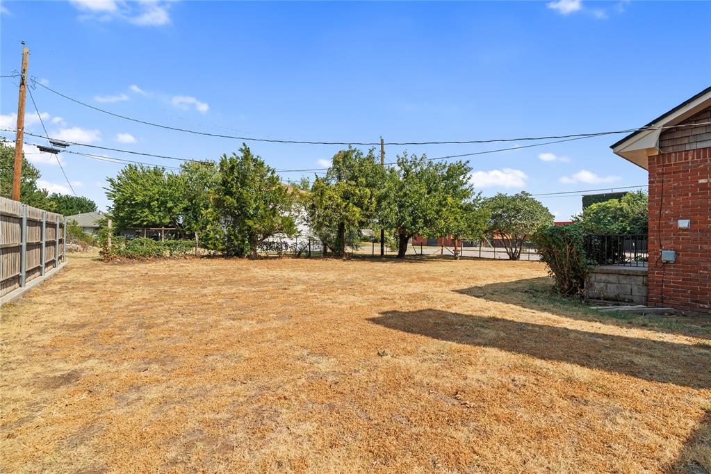1102 N Noble Avenue Property Photo 35