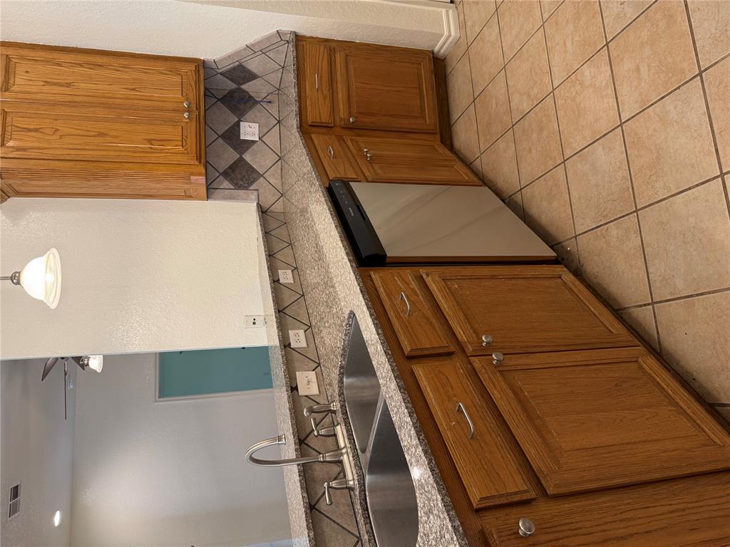 1231 Douglas Circle Property Photo 11