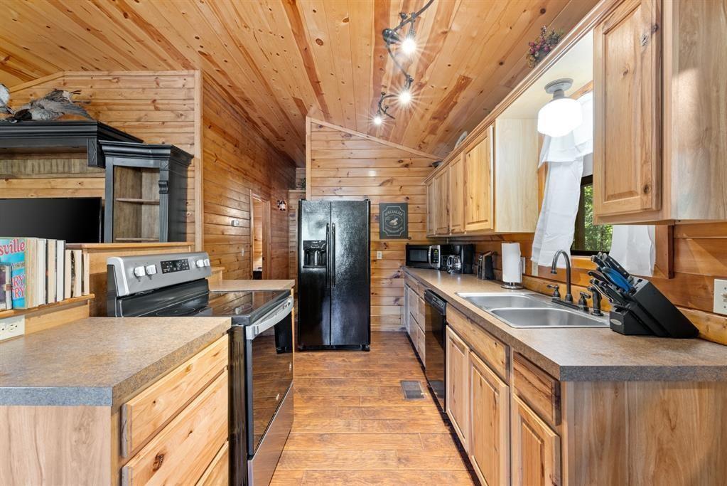 136 Mt. Herman Road Property Photo 6