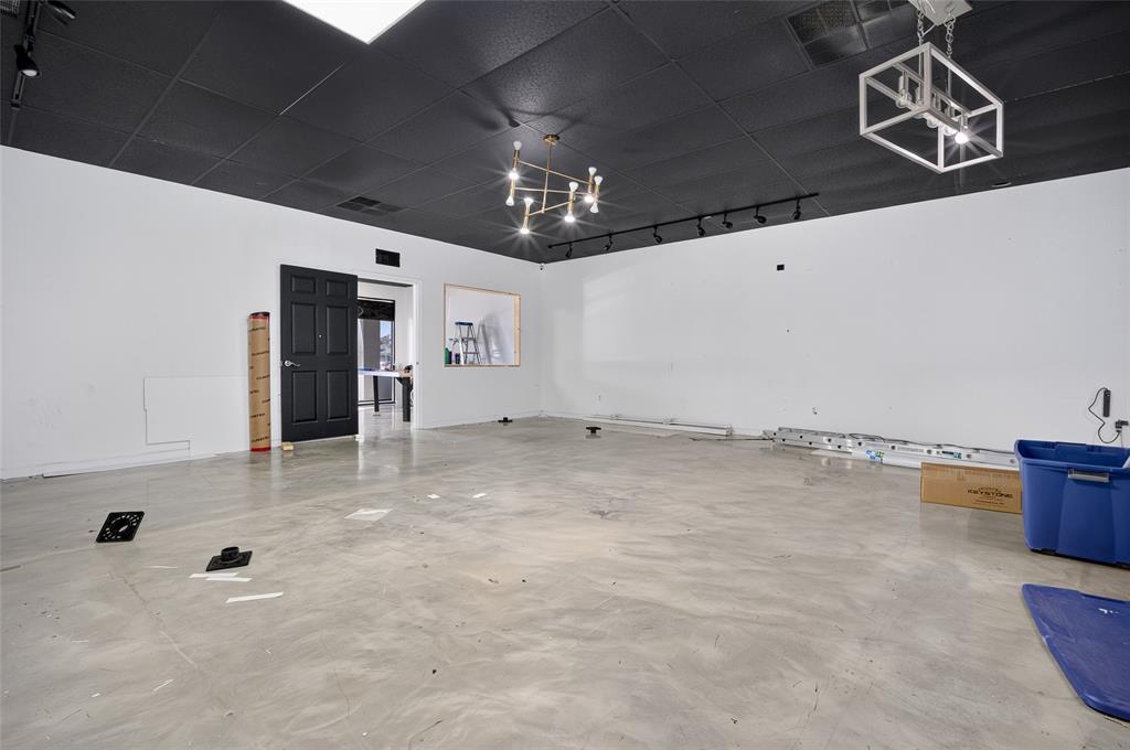 903 N Main Street Property Photo 10