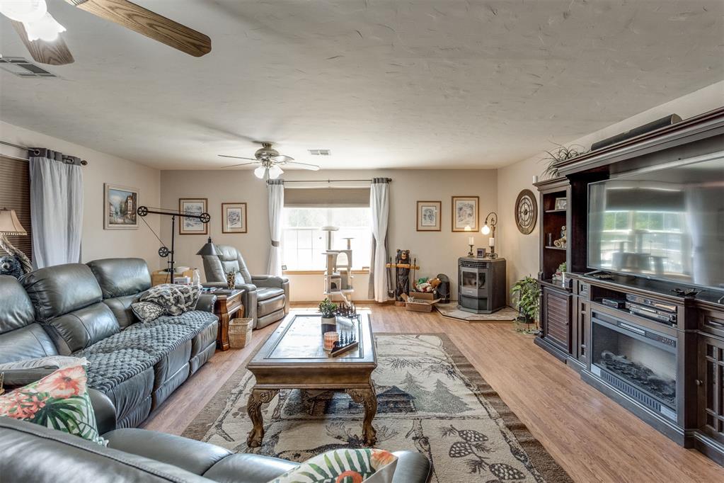 334486 E Highway 62 Property Photo 9