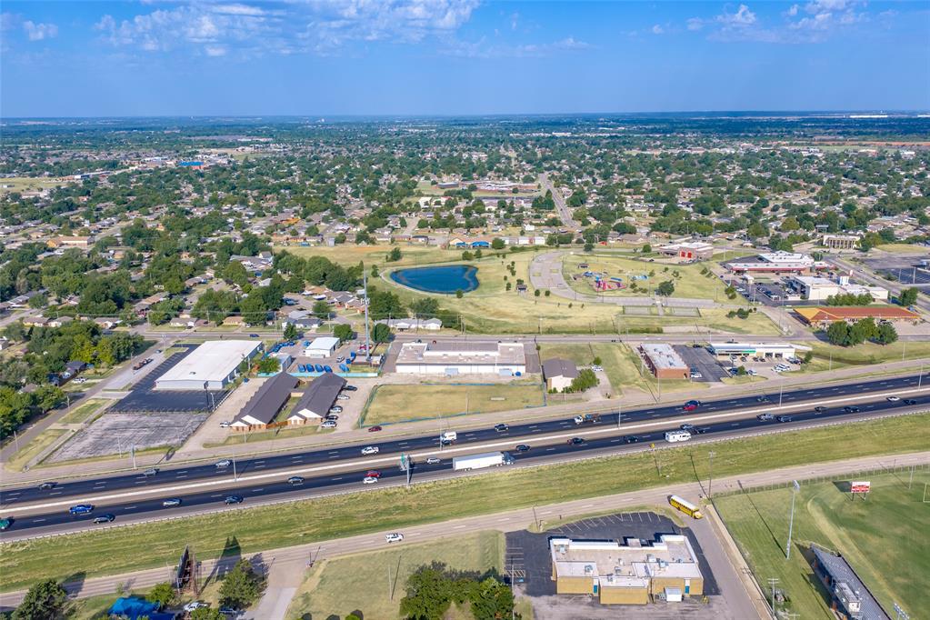 301 N Interstate 35 Service Road Property Photo 4
