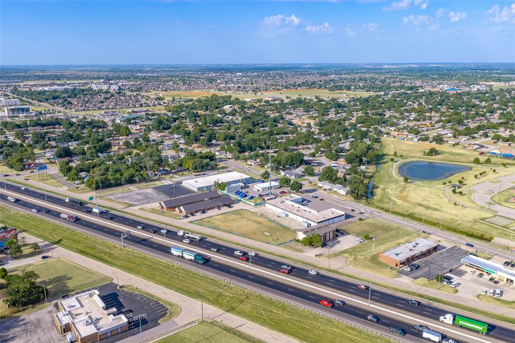 301 N Interstate 35 Service Road Property Photo 5