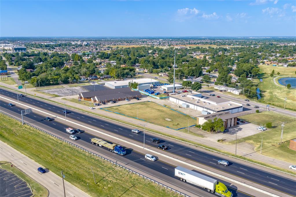 301 N Interstate 35 Service Road Property Photo 6