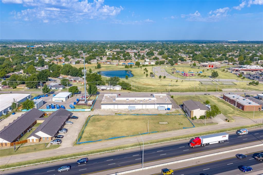 301 N Interstate 35 Service Road Property Photo 7