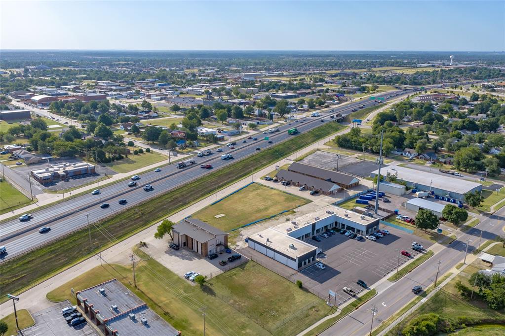 301 N Interstate 35 Service Road Property Photo 12