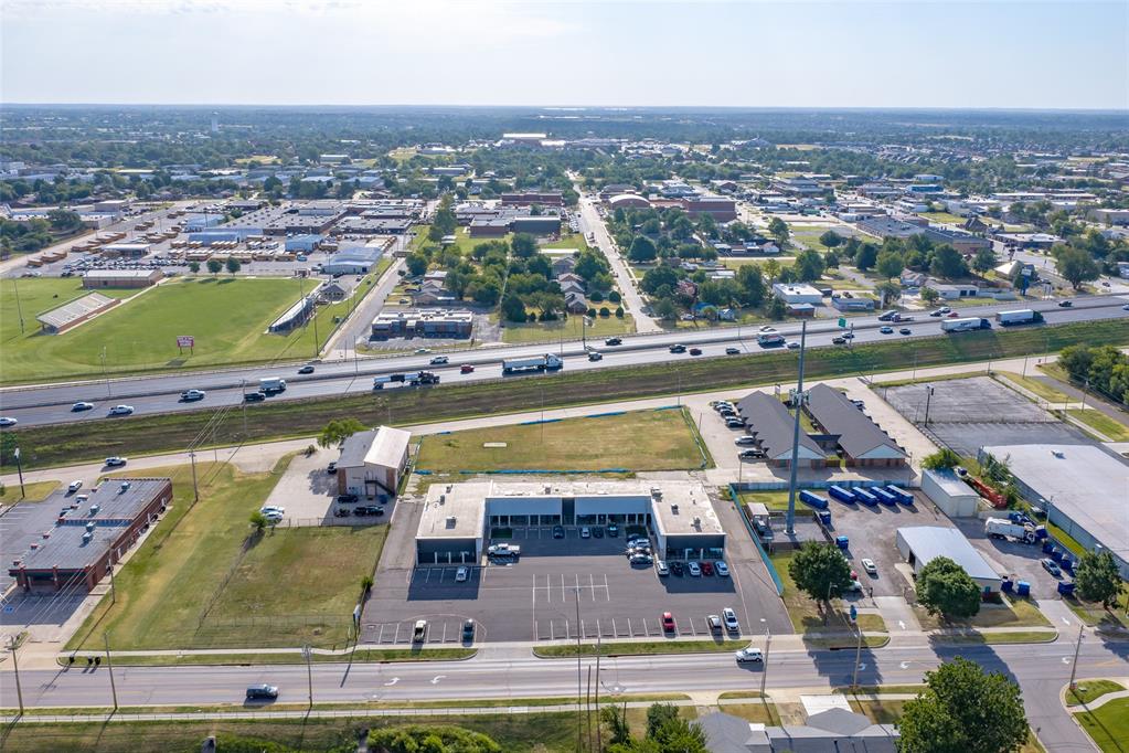 301 N Interstate 35 Service Road Property Photo 13