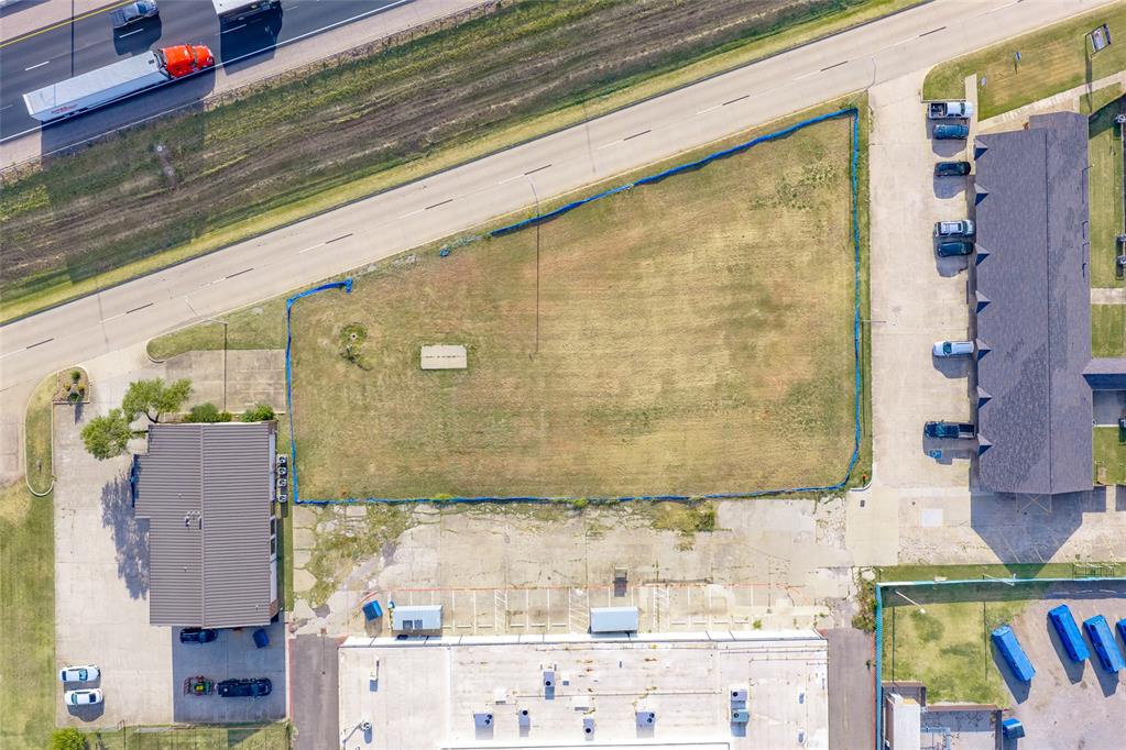 301 N Interstate 35 Service Road Property Photo 15