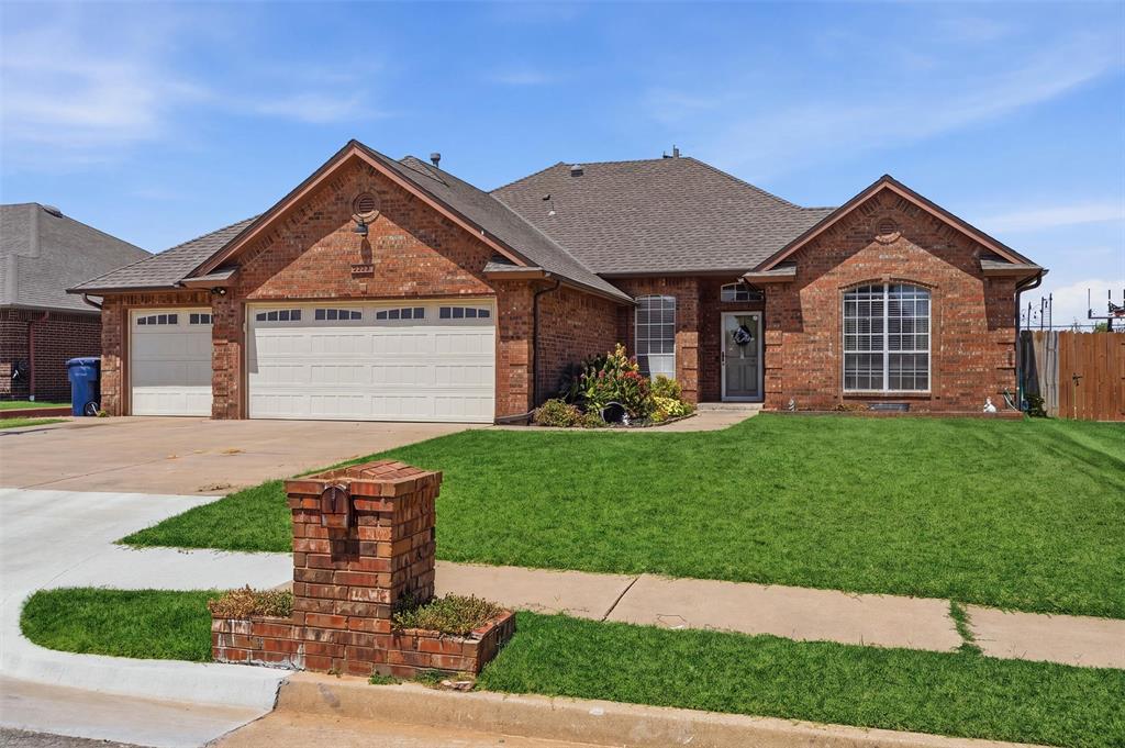 2209 Sw 93rd Place Property Photo 1