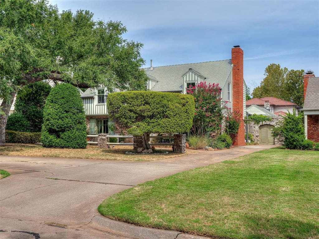 1105 Tedford Way Property Photo 3