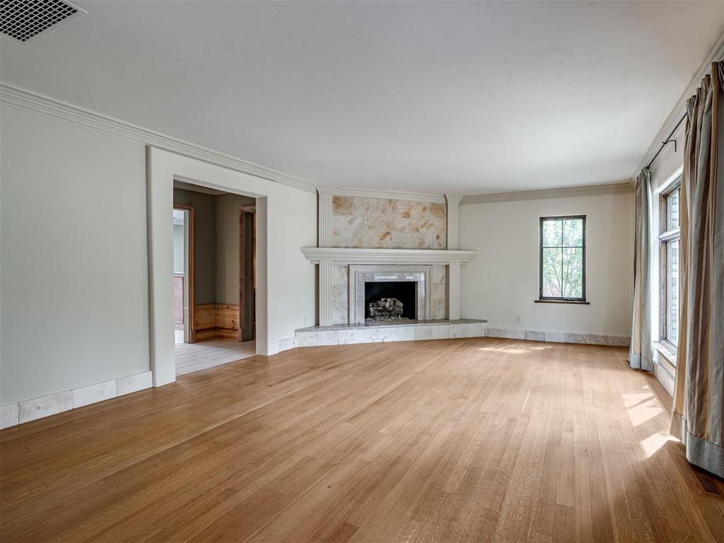 1105 Tedford Way Property Photo 5