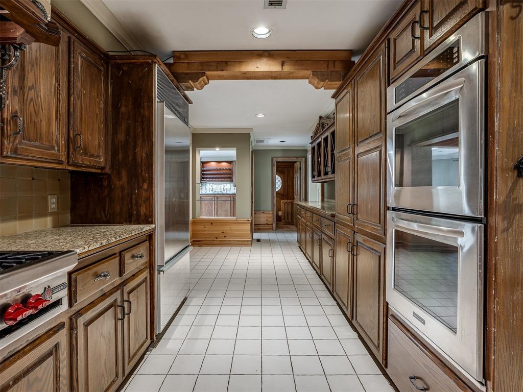 1105 Tedford Way Property Photo 11