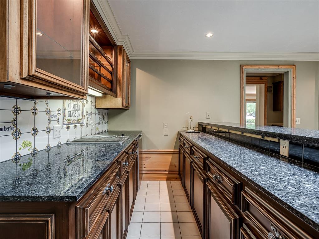 1105 Tedford Way Property Photo 16