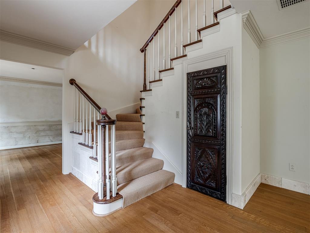1105 Tedford Way Property Photo 31