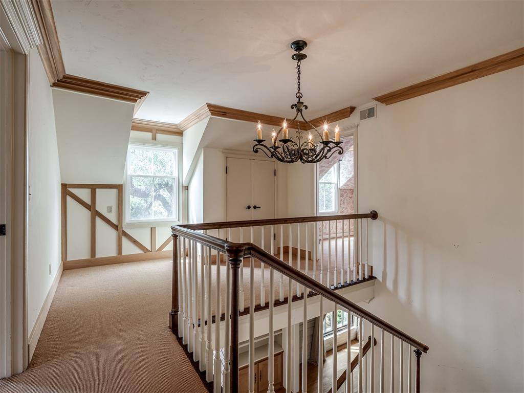 1105 Tedford Way Property Photo 32