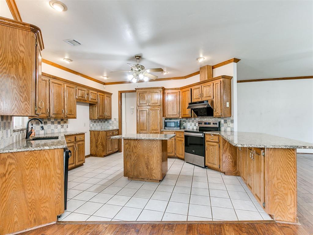11008 Wineview Drive Property Photo 9