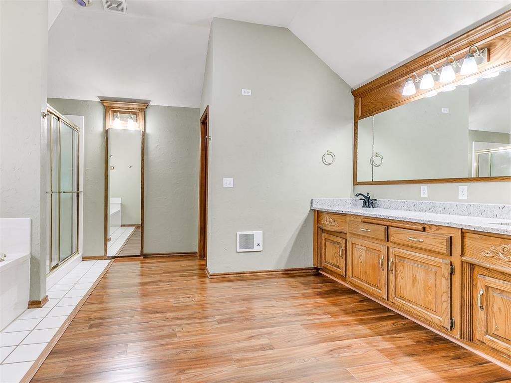 11008 Wineview Drive Property Photo 13