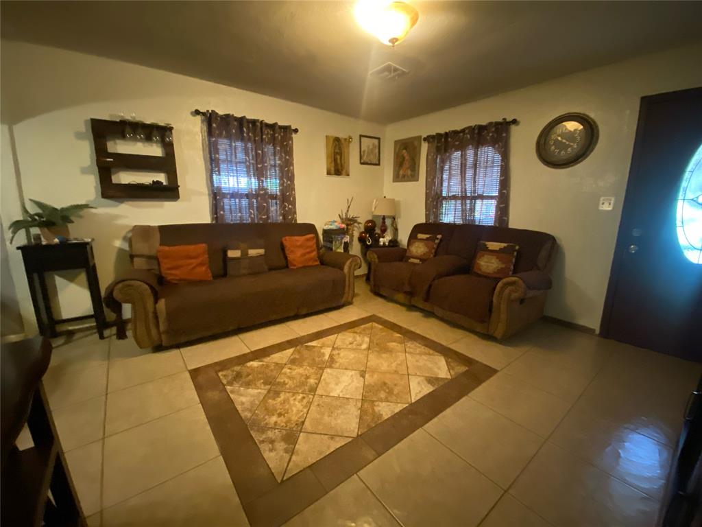 6112 Nw 55th Street Property Photo 5