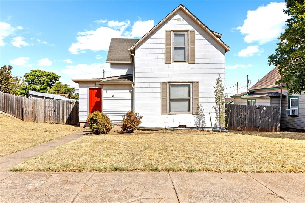 618 N State Street Property Photo 2