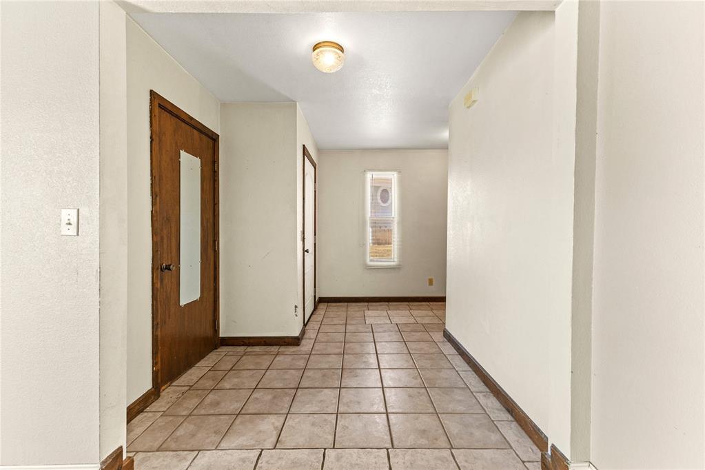618 N State Street Property Photo 4