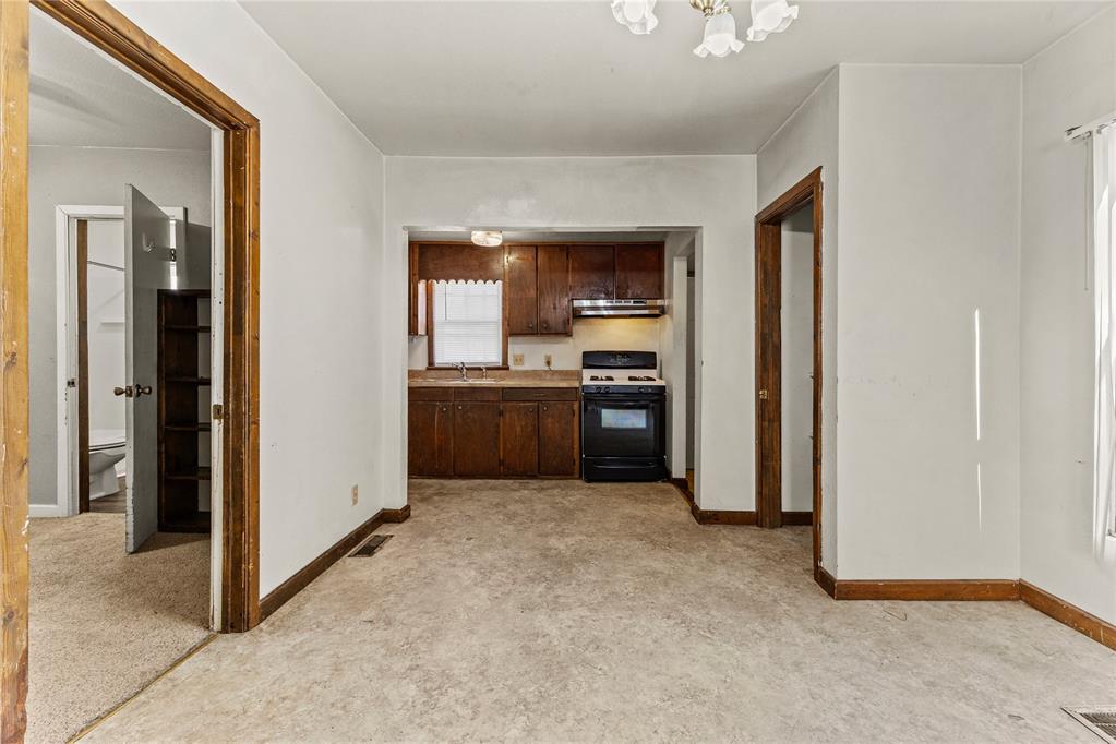 618 N State Street Property Photo 8