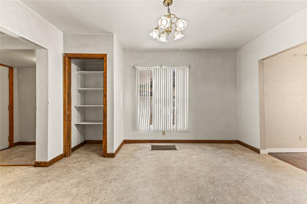 618 N State Street Property Photo 9