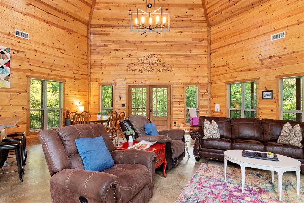 69 White Tail Circle Property Photo 9
