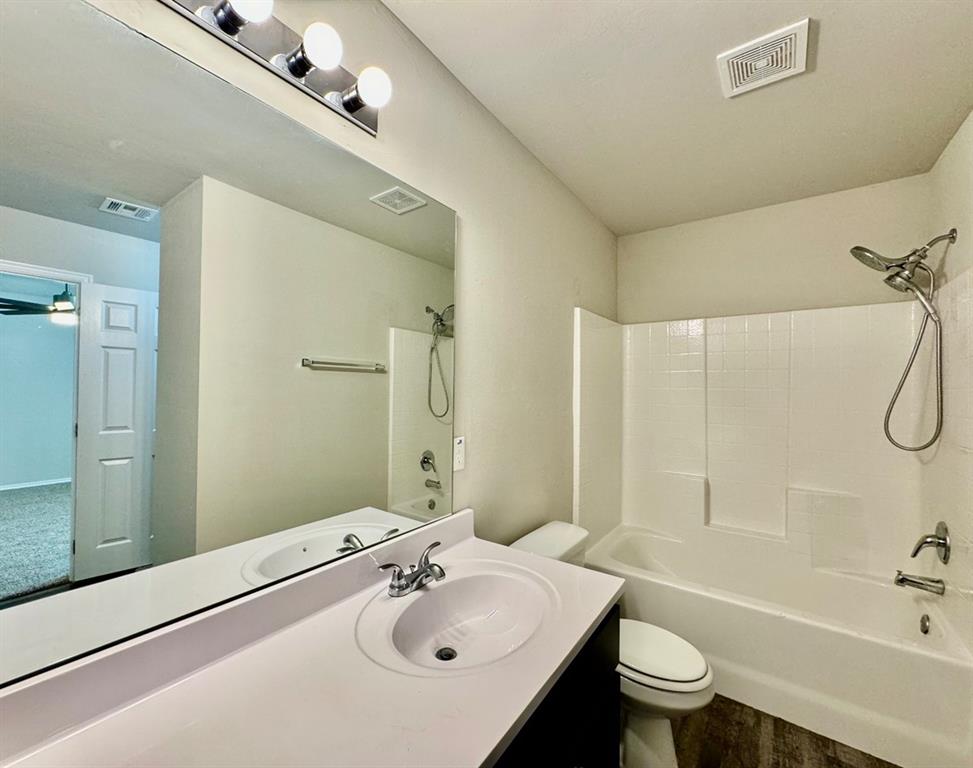 933 Klare Lane Property Photo 12