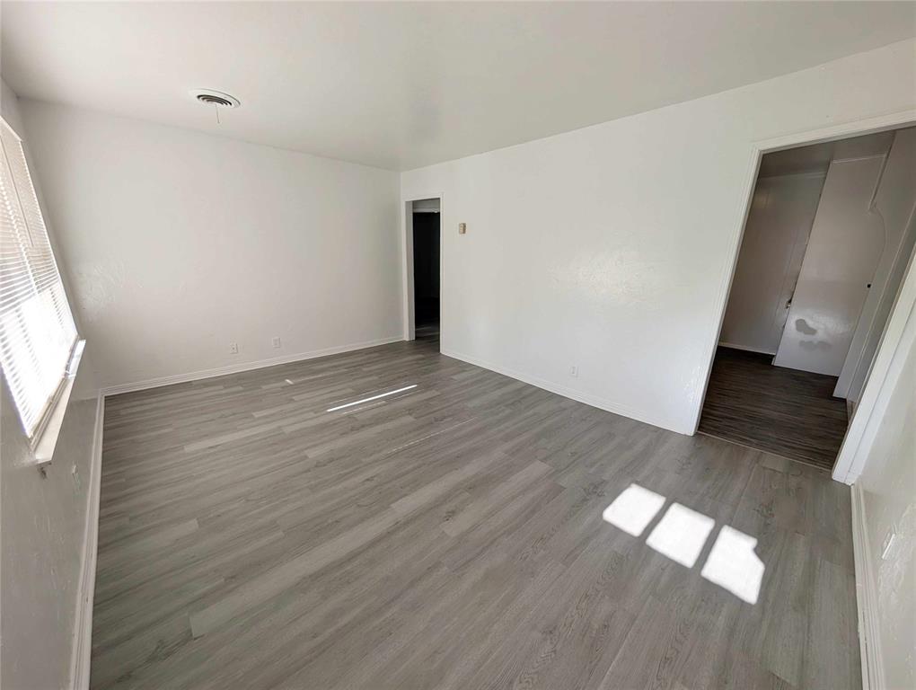 416 E Jarman Drive Property Photo 2