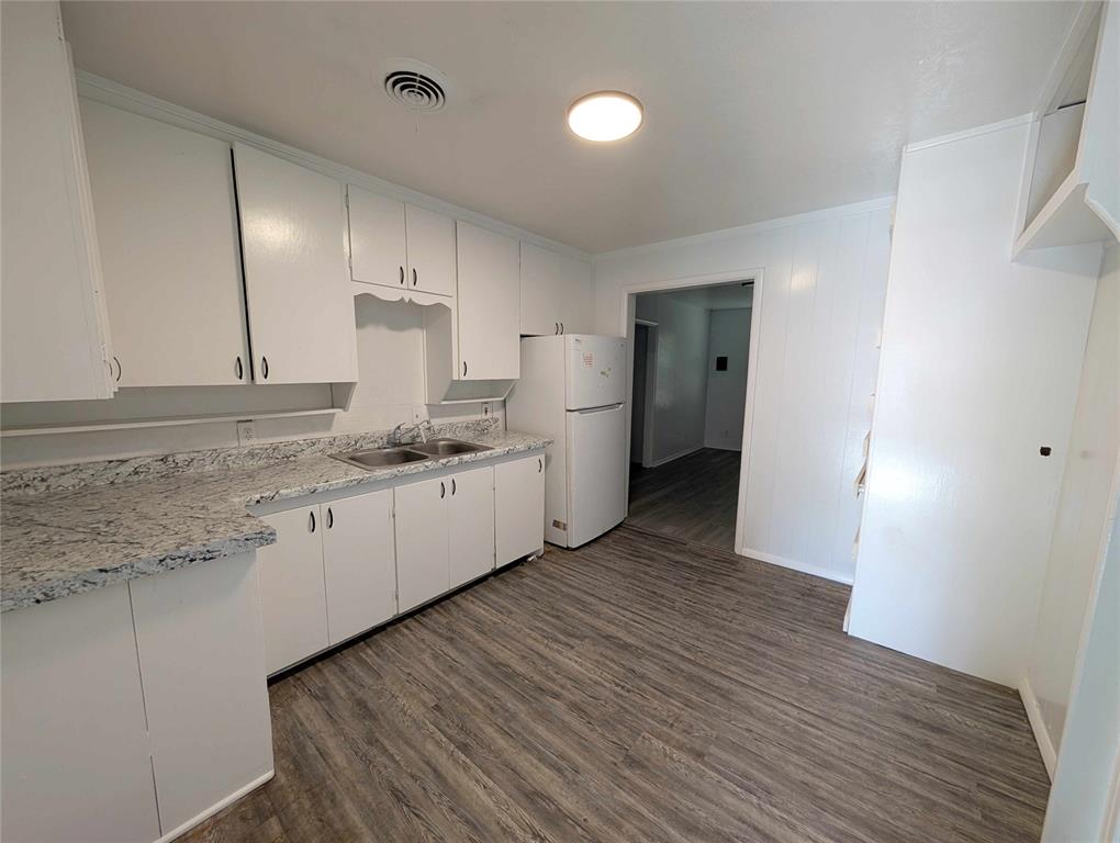 416 E Jarman Drive Property Photo 5