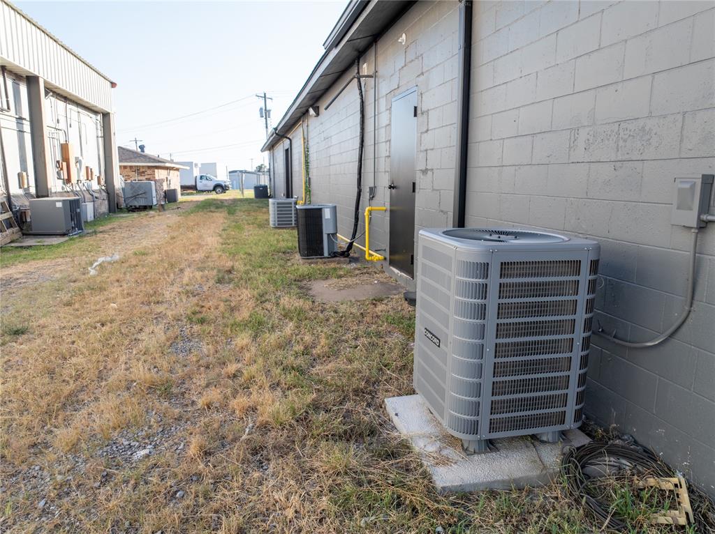 2428 N Janeway Avenue Property Photo 2
