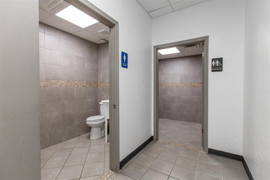 2428 N Janeway Avenue Property Photo 24