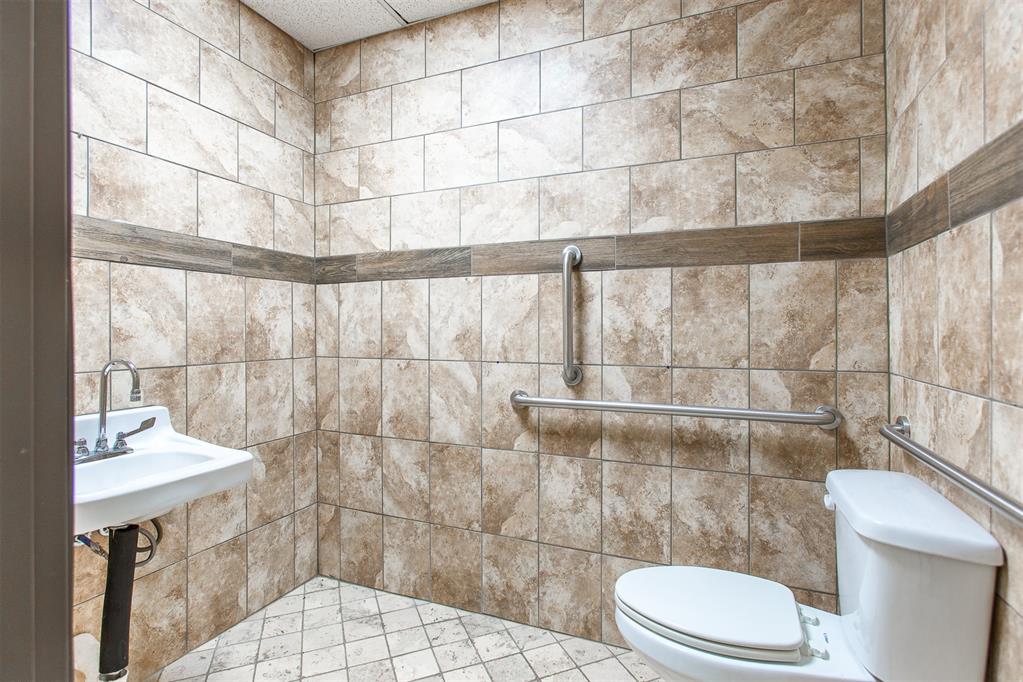 2428 N Janeway Avenue Property Photo 28