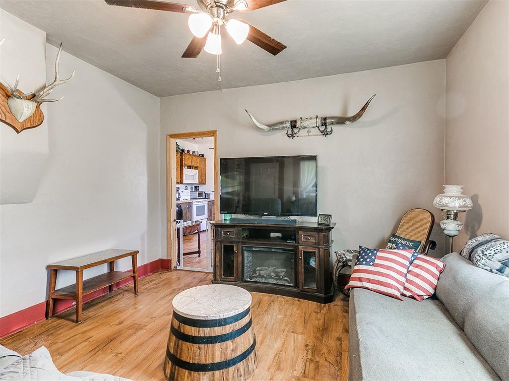 2201 S Choctaw Avenue Property Photo 8