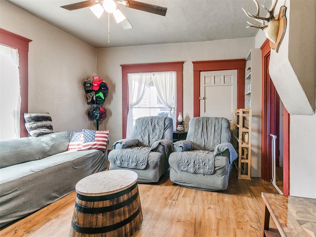 2201 S Choctaw Avenue Property Photo 9