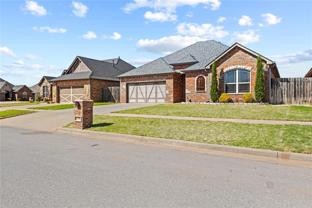 2513 Hayride Drive Property Photo 2