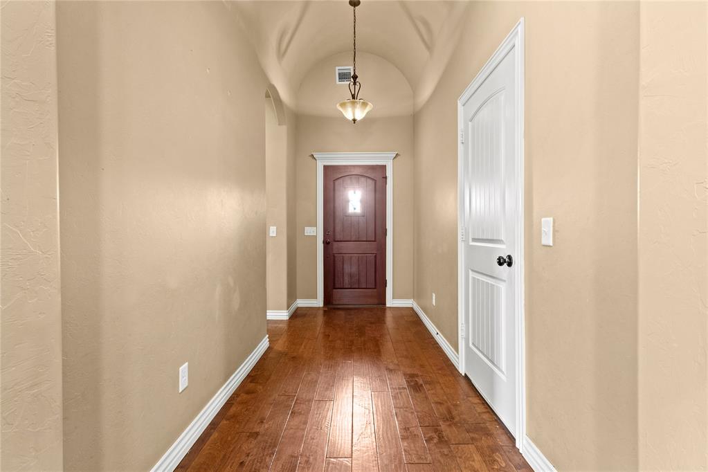 2513 Hayride Drive Property Photo 3
