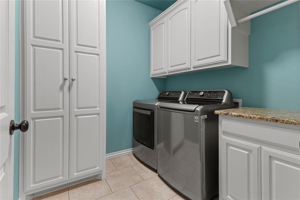 2513 Hayride Drive Property Photo 12