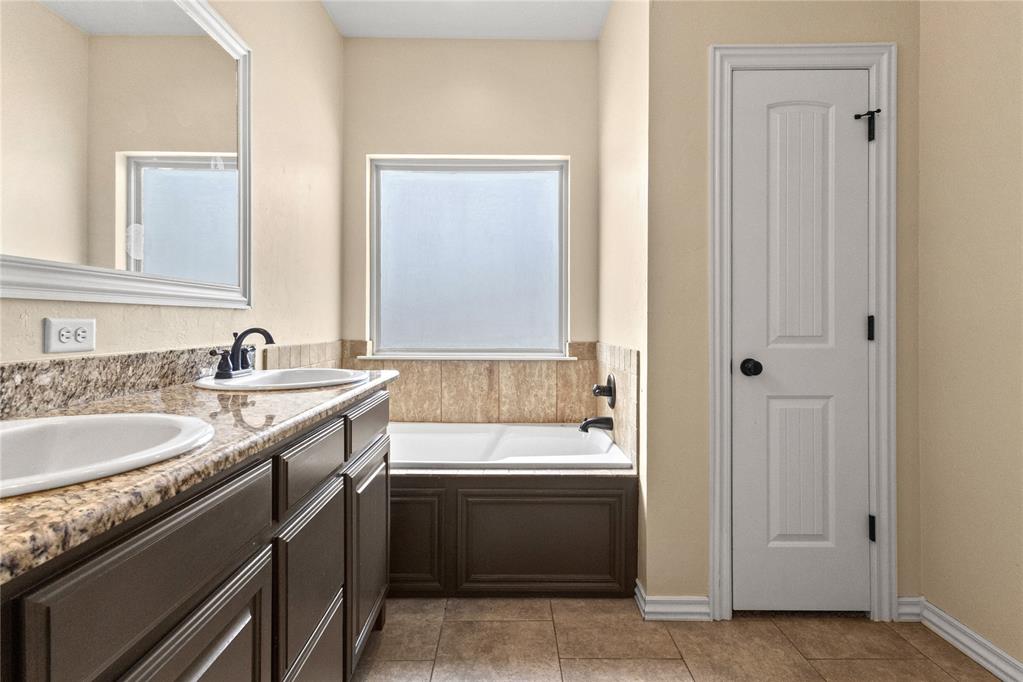 2513 Hayride Drive Property Photo 27