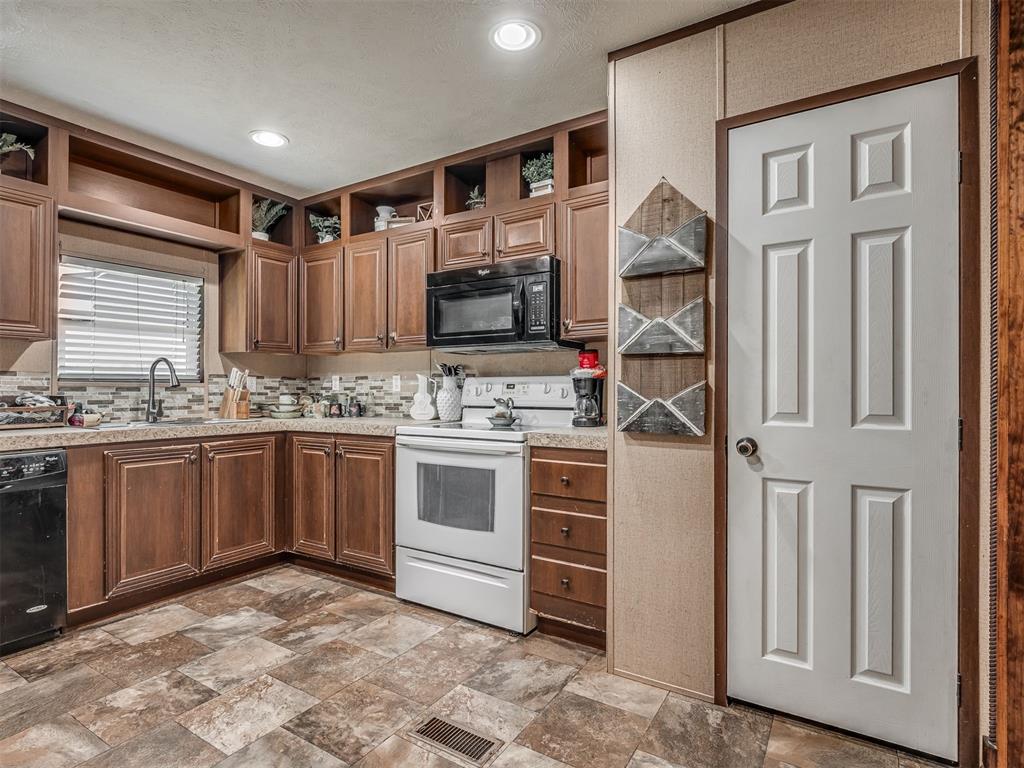 100041 N 3740 Road Property Photo 15