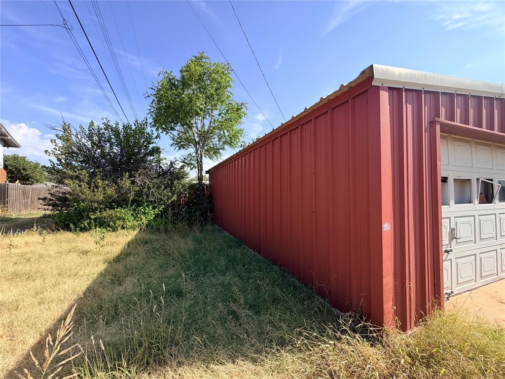 402 N Temple Street Property Photo 2
