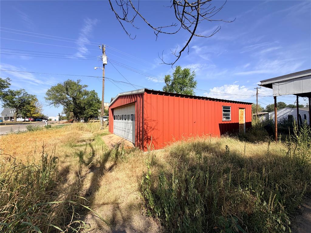 402 N Temple Street Property Photo 10