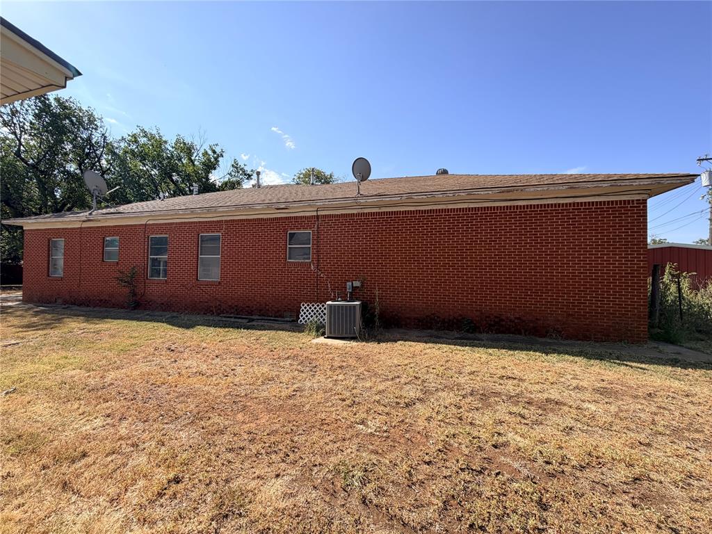 402 N Temple Street Property Photo 13