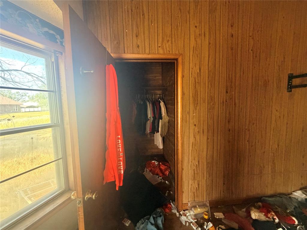 402 N Temple Street Property Photo 17