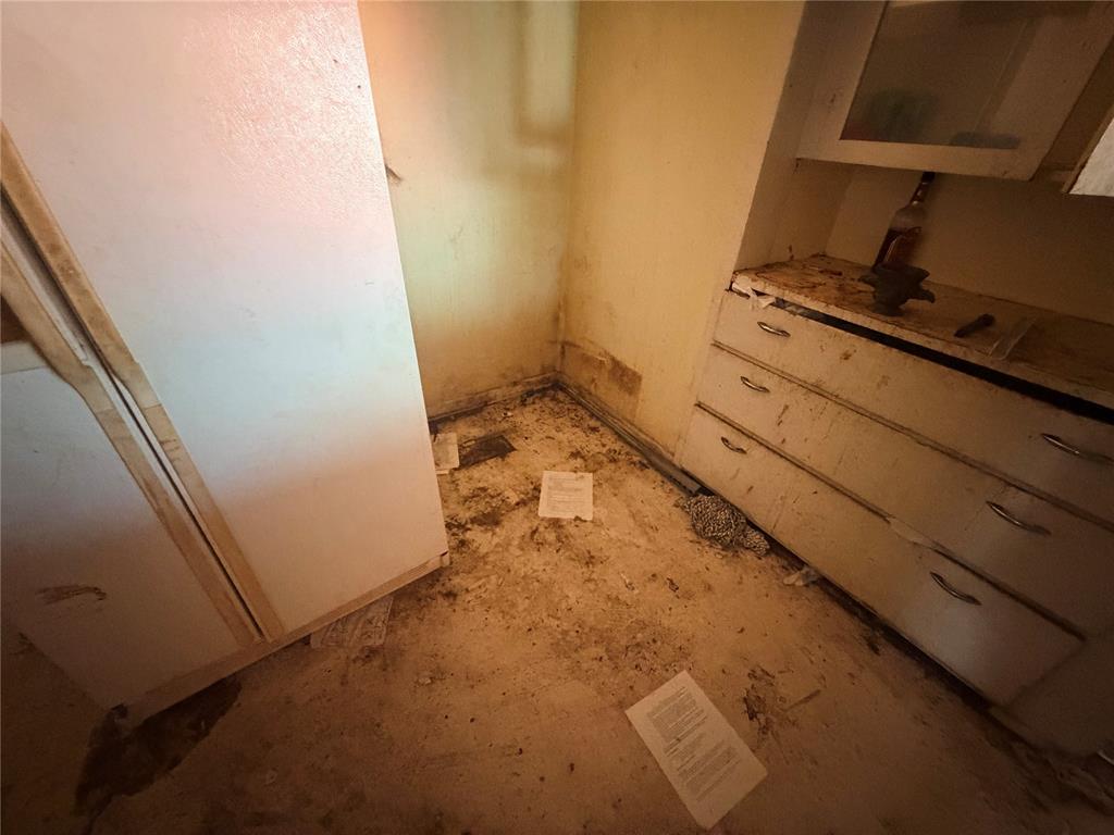 402 N Temple Street Property Photo 19