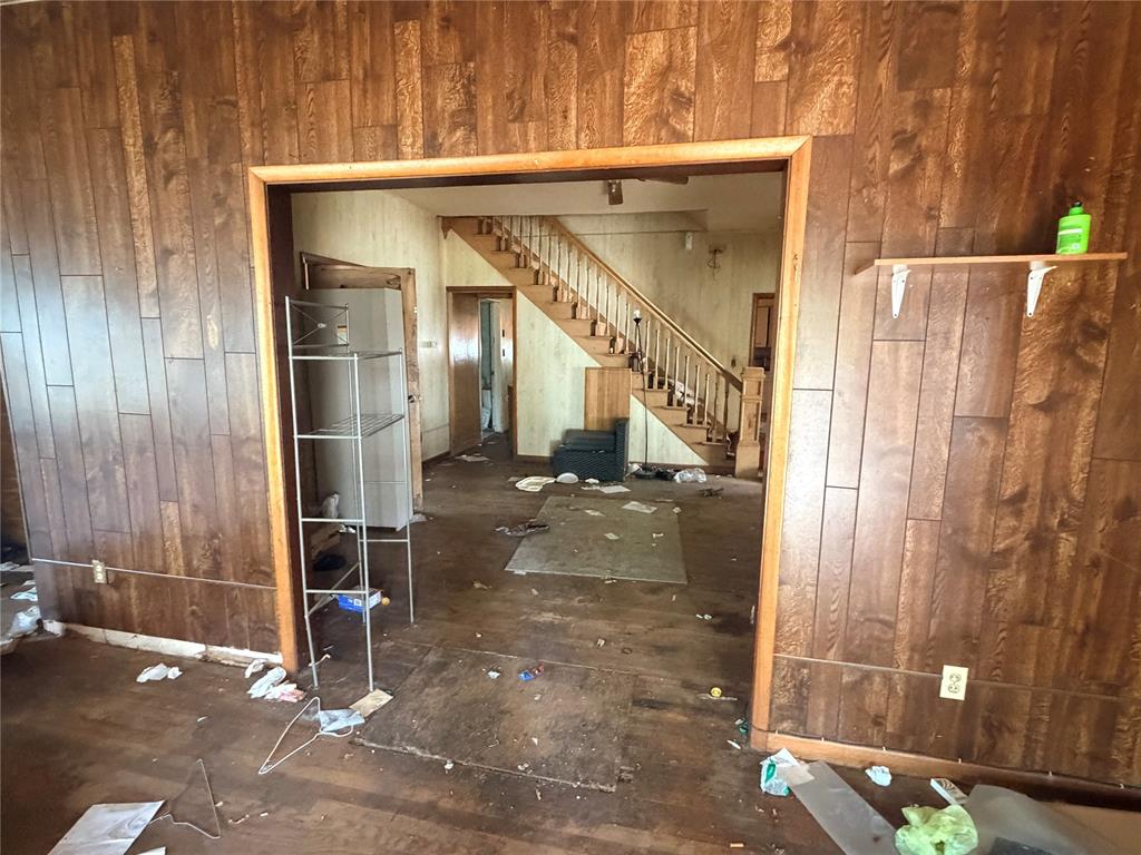 402 N Temple Street Property Photo 24