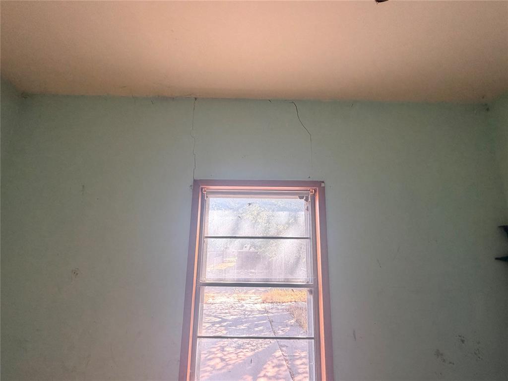 402 N Temple Street Property Photo 27