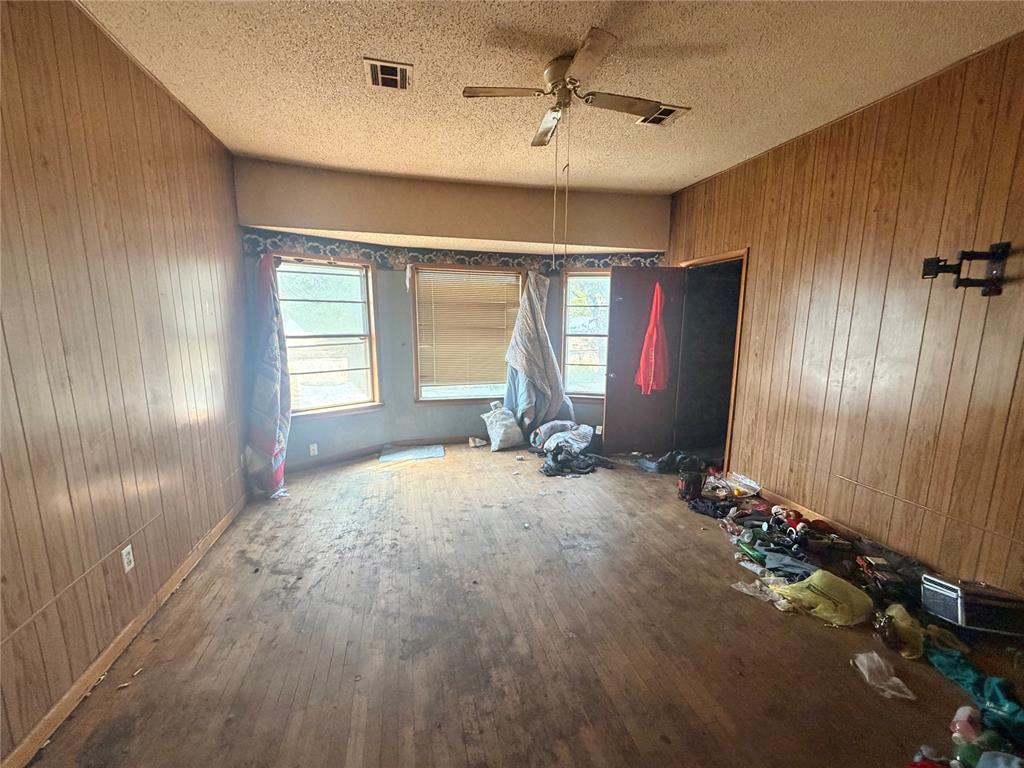 402 N Temple Street Property Photo 30
